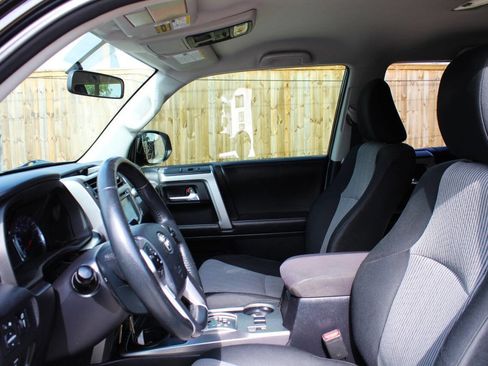 Used 2014 Toyota 4Runner SR5 image 10