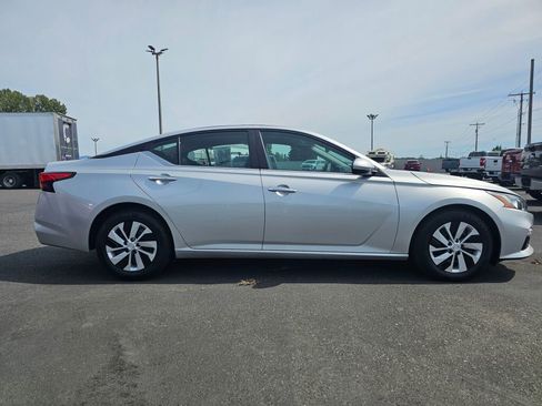 Used 2019 Nissan Altima 2.5 S FWD image 6
