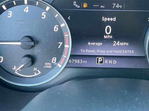 Used 2022 Nissan Titan SV image 28