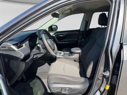 Used 2022 Toyota RAV4 XLE AWD/4WD image 24