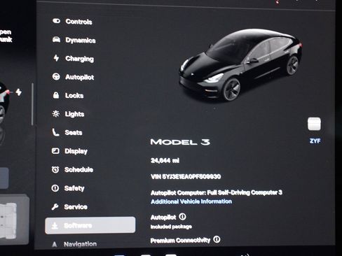 Used 2023 Tesla Model 3 Standard Range image 32