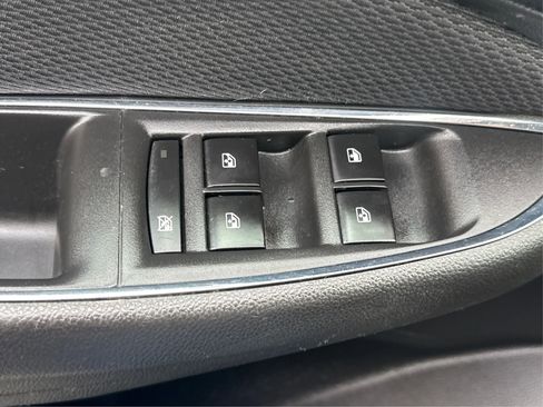 Used 2018 Chevrolet Cruze LT w/ Convenience Package FWD image 20