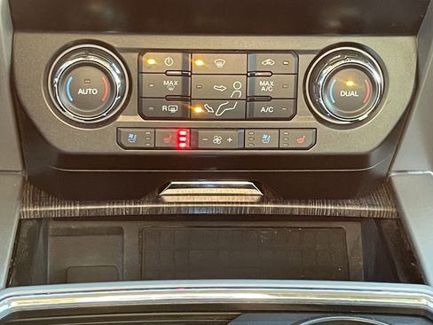 Used 2020 Ford F350 Lariat w/ Lariat Ultimate Package image 25