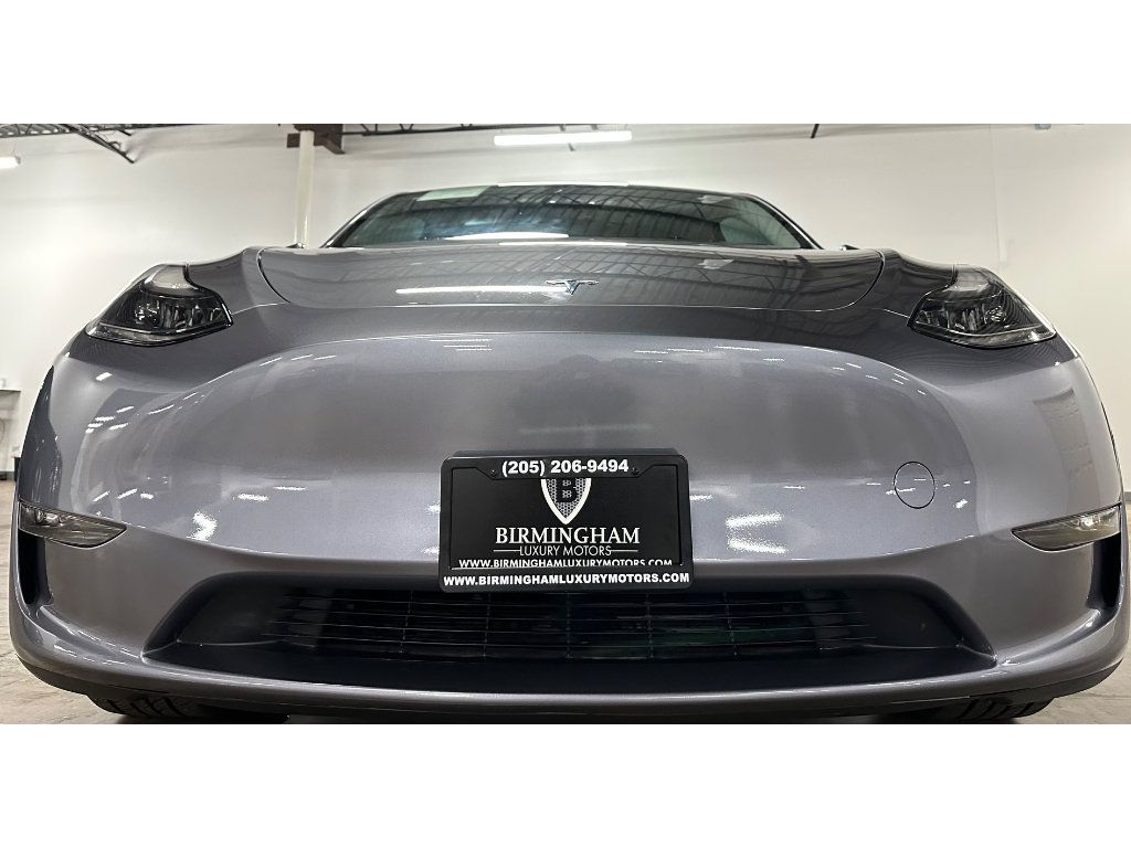 Used 2024 Tesla Model Y Long Range AWD/4WD image 3