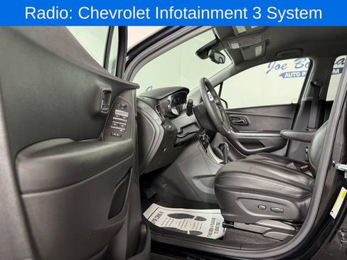 Certified 2022 Chevrolet Trax LT w/ LT Convenience Package AWD/4WD image 12