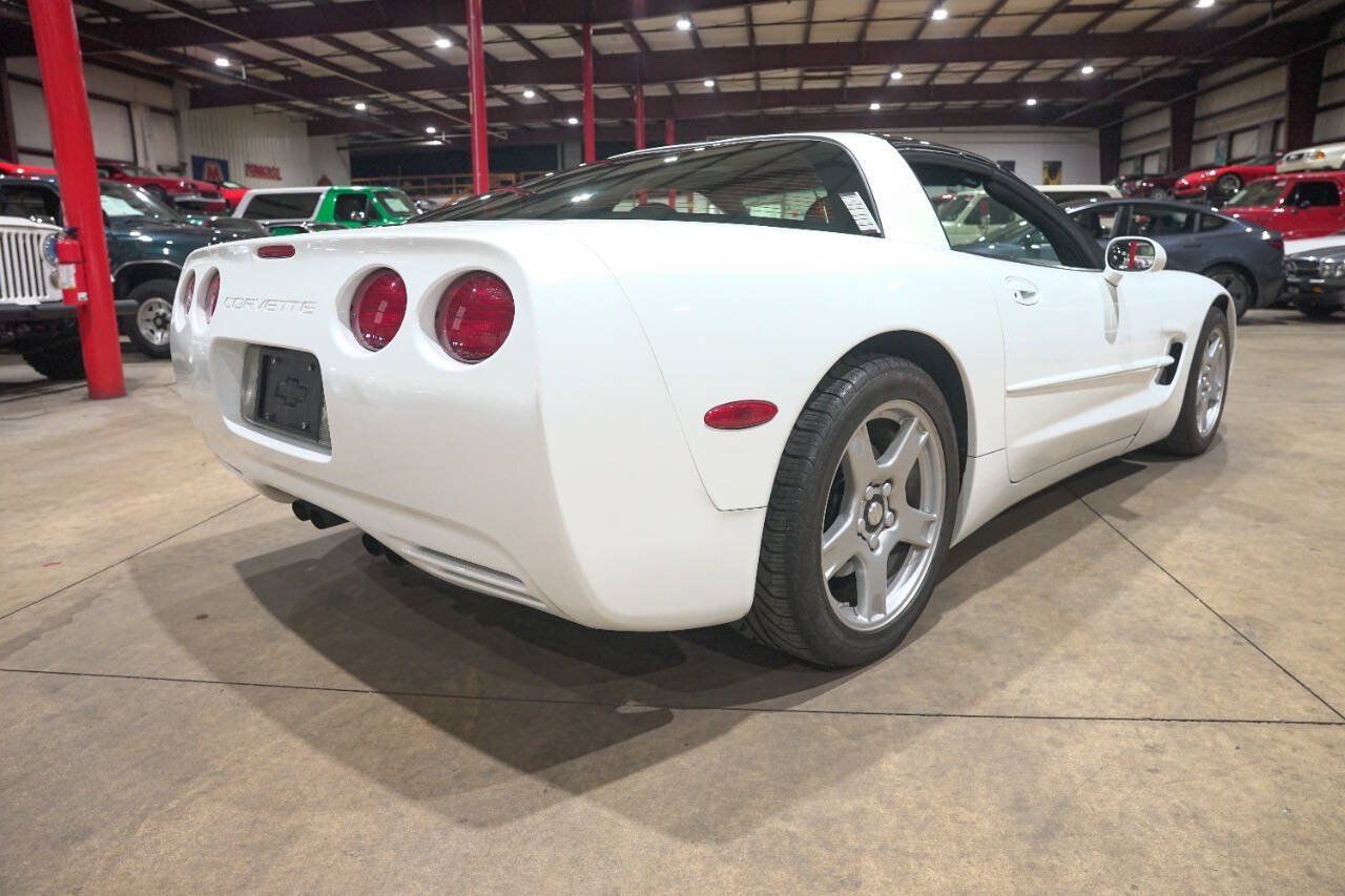 Used 1998 Chevrolet Corvette Coupe RWD image 8