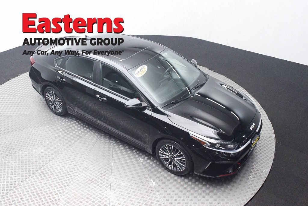 Used 2023 Kia Forte GT-Line w/ GT-Line Premium Package FWD image 4