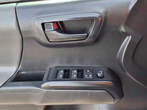 Used 2022 Toyota Tacoma SR image 16