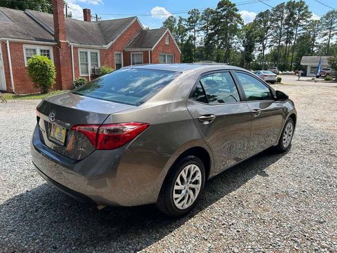 Used 2017 Toyota Corolla LE FWD image 6