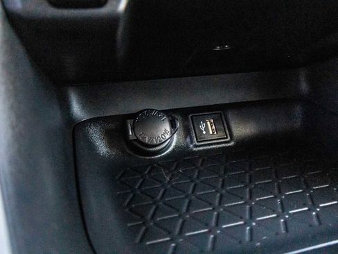 Used 2025 Toyota RAV4 XLE w/ Convenience Package image 27