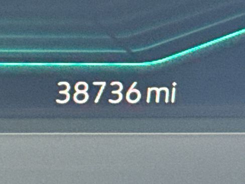 Certified 2022 Volkswagen Taos SEL image 17