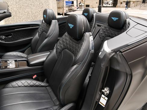 Used 2020 Bentley Continental GT image 9