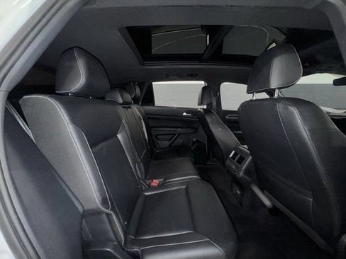 Used 2020 Volkswagen Atlas Cross Sport SEL R-Line FWD image 21