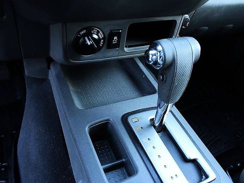 Used 2019 Nissan Frontier SV AWD/4WD image 11