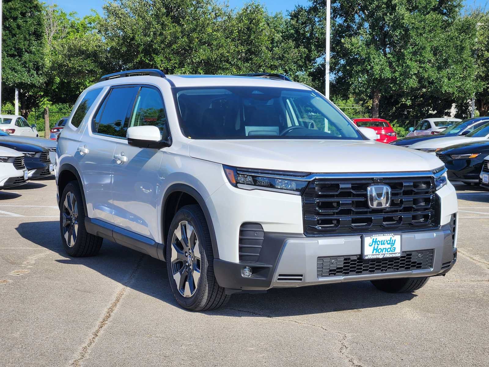 New 2026 Honda Pilot Touring image 2