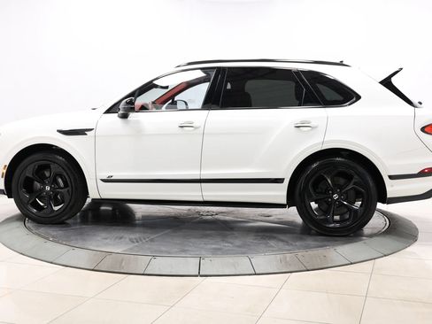 Used 2022 Bentley Bentayga AWD/4WD image 7