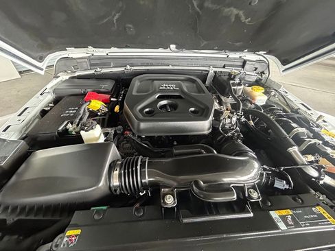 Used 2023 Jeep Wrangler Altitude image 33