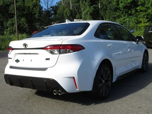 Used 2024 Toyota Corolla SE FWD image 5