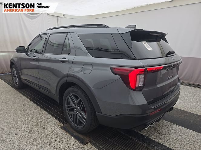 Used 2025 Ford Explorer ST AWD/4WD image 3