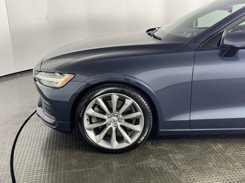 Used 2020 Volvo S60 T6 Momentum image 4