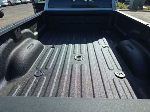 Used 2024 RAM 3500 Tradesman w/ Chrome Appearance Group AWD/4WD image 13