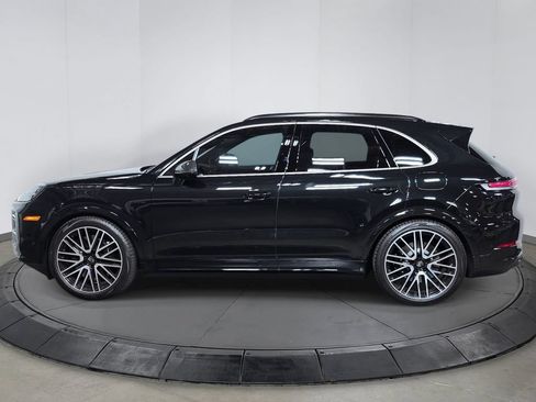 Certified 2026 Porsche Cayenne Turbo AWD/4WD image 2