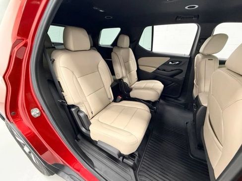 Certified 2023 Chevrolet Traverse LT w/ LT Premium Package FWD image 29