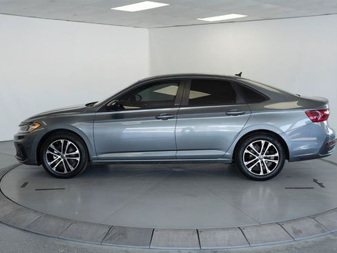 Used 2025 Volkswagen Jetta Sport FWD image 4