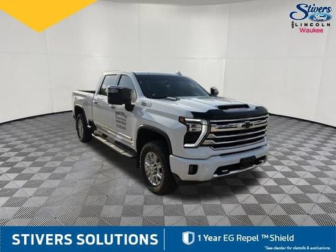 Used 2024 Chevrolet Silverado 3500 High Country w/ Technology Package AWD/4WD image 3