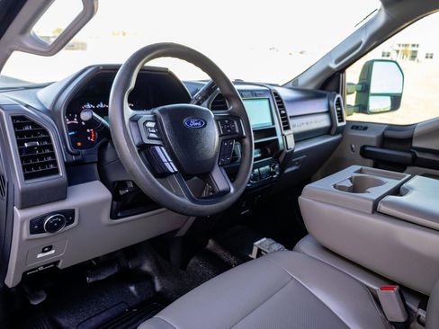 Used 2017 Ford F350 XL image 9