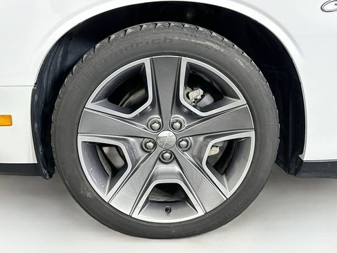 Used 2012 Dodge Challenger R/T image 11