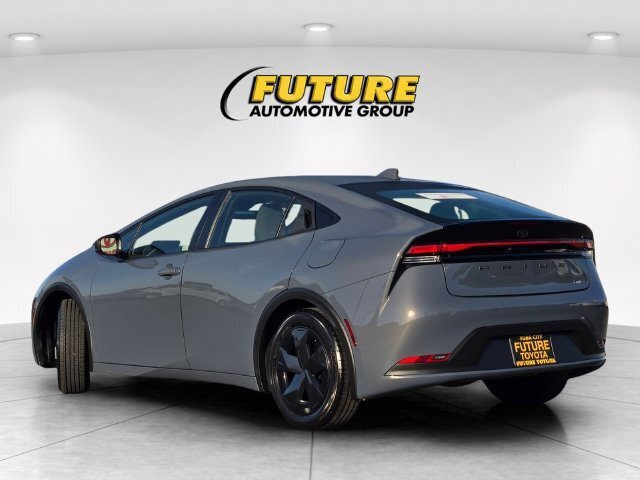 Certified 2025 Toyota Prius LE FWD image 7