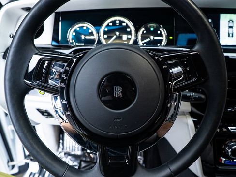 Used 2022 Rolls-Royce Phantom Sedan w/ The Phantom Package RWD image 48