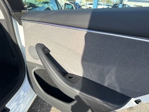 Used 2024 Tesla Model 3 Standard Range image 12
