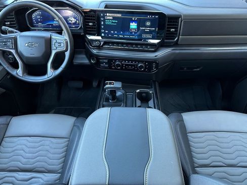 Used 2025 Chevrolet Silverado 1500 ZR2 w/ Technology Package image 13
