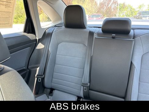 Used 2025 Volkswagen Jetta SE w/ Sunroof Package FWD image 12
