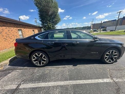 Used 2017 Chevrolet Impala Premier FWD image 22