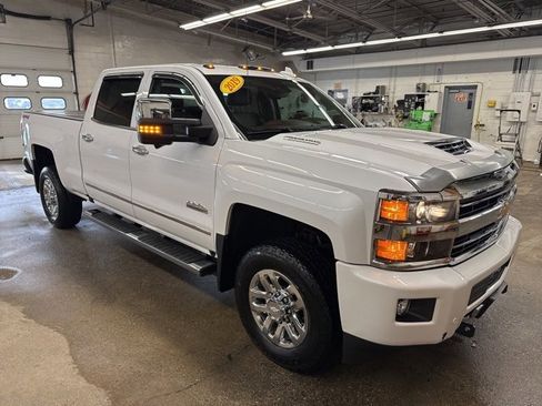 Used 2019 Chevrolet Silverado 3500 High Country w/ Duramax Plus Package image 8
