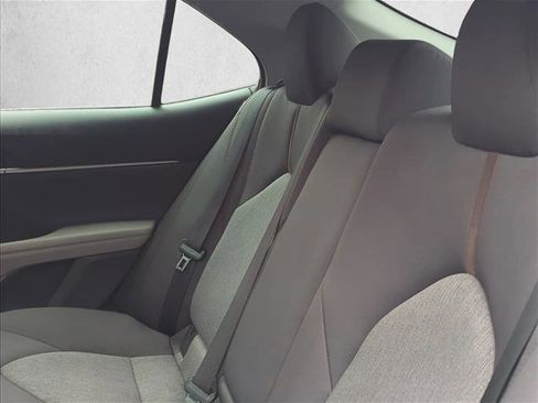 Used 2020 Toyota Camry LE image 13
