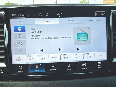 Used 2024 Chrysler Pacifica Touring-L FWD image 13