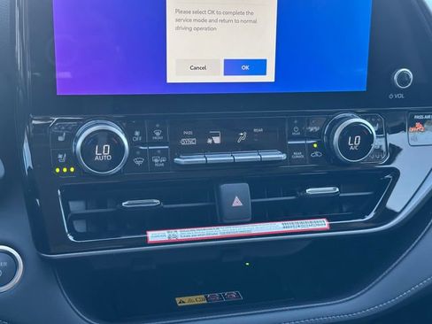 New 2026 Toyota Highlander Limited image 14