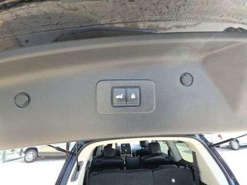 Used 2024 Nissan Armada SL w/ Captain's Chairs Package AWD/4WD image 28