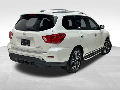 Used 2018 Nissan Pathfinder Platinum image 5