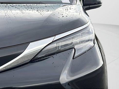 Used 2024 Toyota Sienna XLE FWD image 26