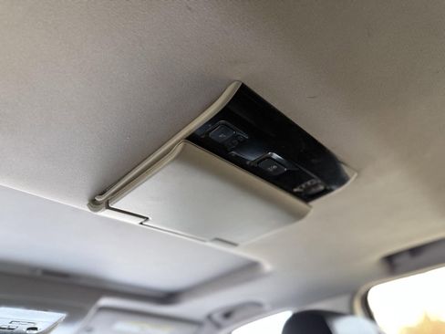 Used 2015 Chevrolet Tahoe LT image 32