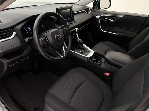 Used 2021 Toyota RAV4 XLE image 16