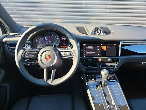 Certified 2026 Porsche Macan Turbo image 8