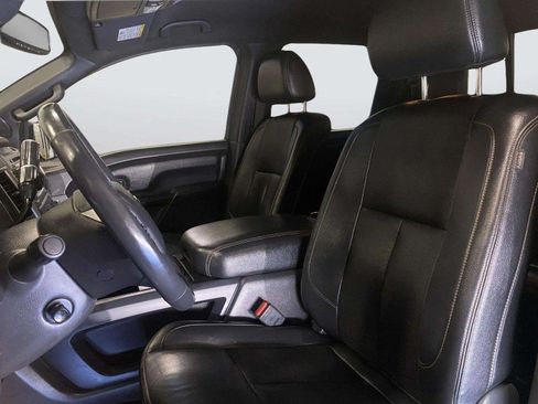 Used 2018 Nissan Titan SL w/ Midnight Edition AWD/4WD image 26