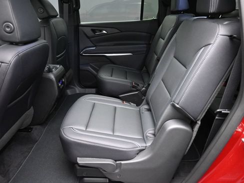 Used 2026 Chevrolet Traverse LT w/ Driver Confidence Package FWD image 7