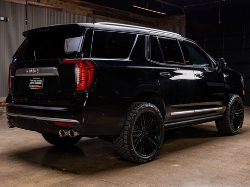 Used 2023 GMC Yukon Denali w/ Denali Reserve Package image 10